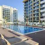 First Class Studio Urban Elegance